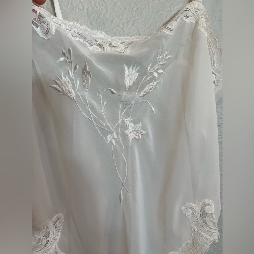 Nature sheer off-white teddy floral embroidery size medium - Picture 3 of 4